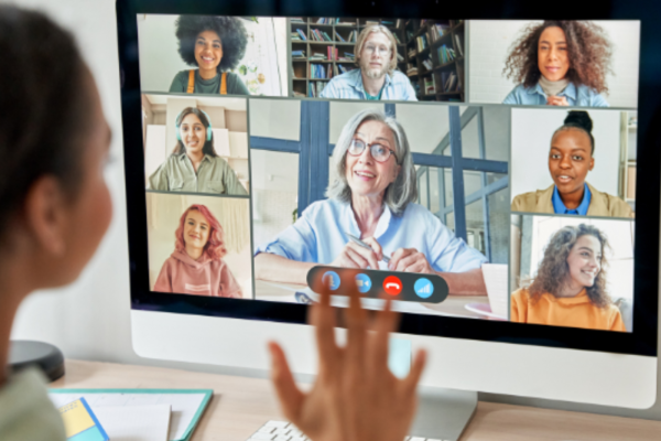 Gain international experience from home apply for our transnational online courses